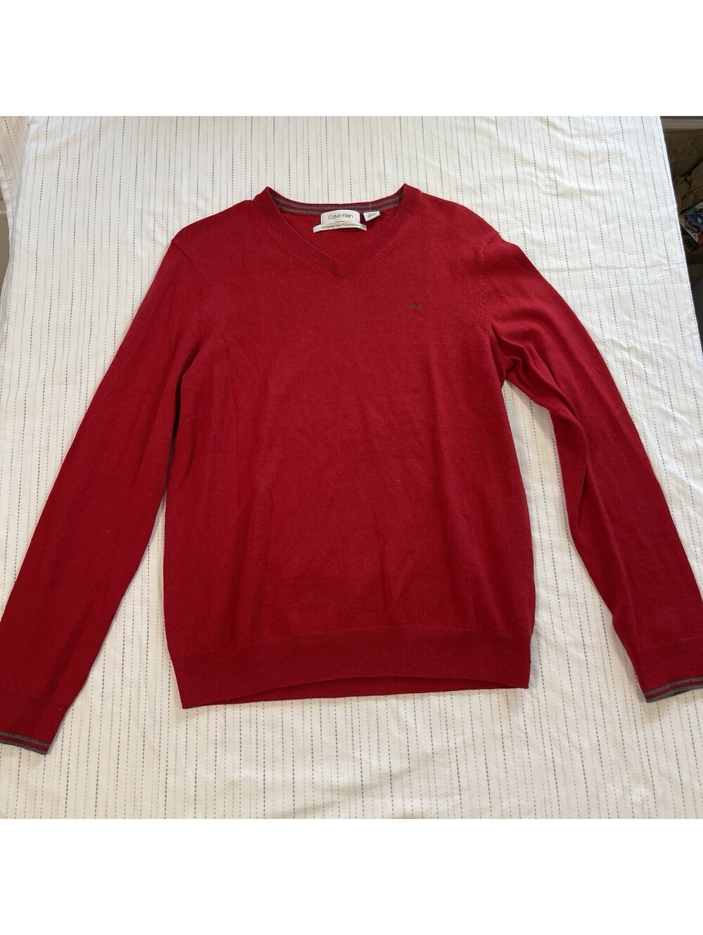 Calvin Klein Sweater Mens Medium Red V-Neck 100% Merino Wool European Yarn Knit
